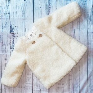 Baby Gap Cream Fluffy Sherpa Winter Coat. 12-18 months baby girl jacket.